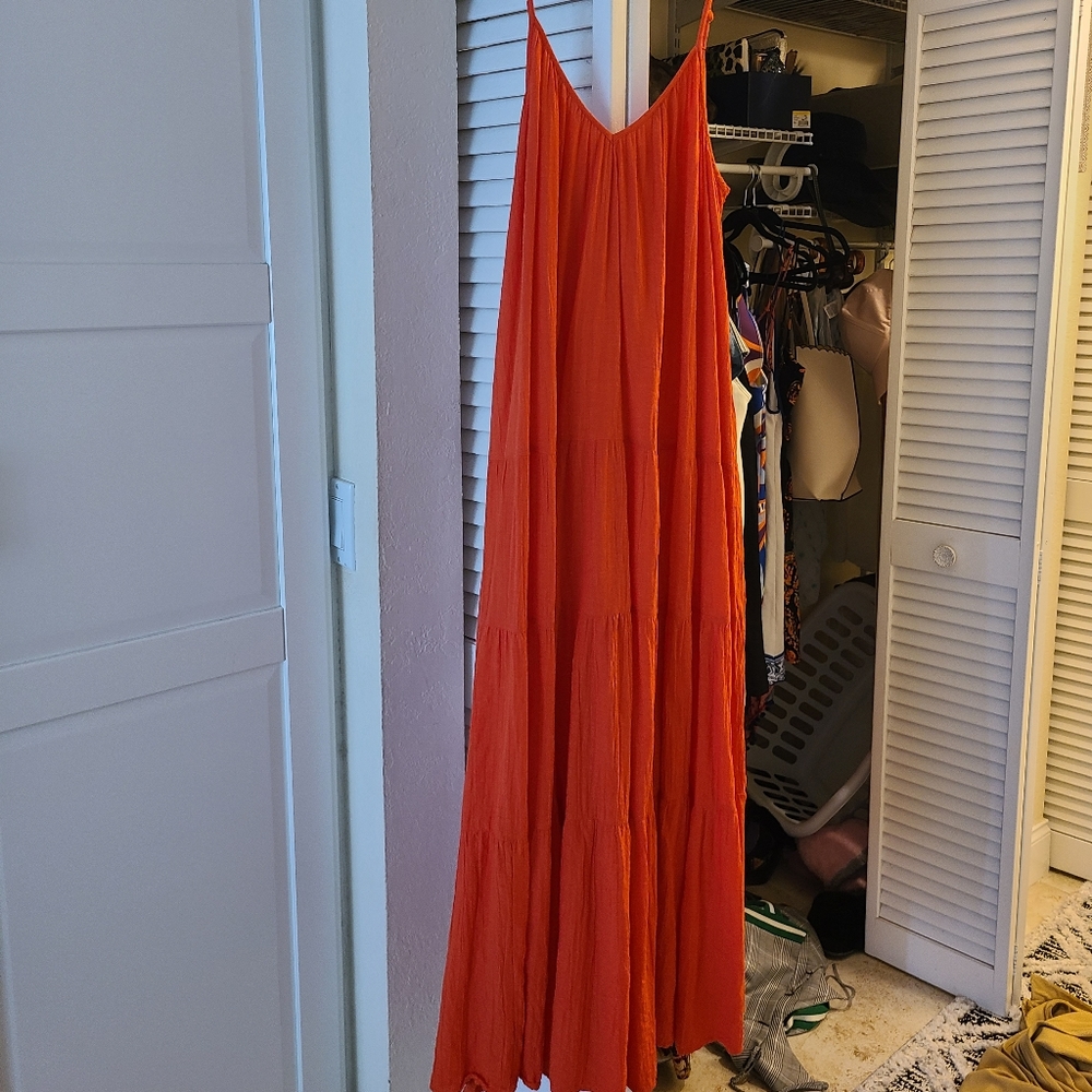 GAP FLOWY DRESS